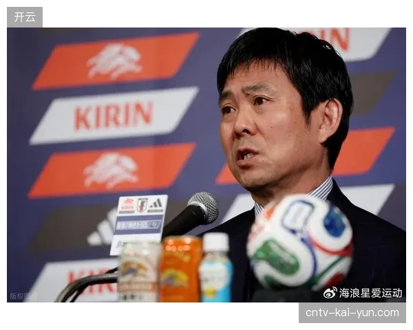 森保一在热身赛中尝试双核驱动，日本队通过主动降速应对南美球队的身体对抗